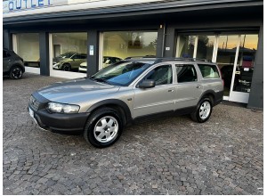 VOLVO XC70  AWD  MOMENTUM  2.4  TURBO ISCRITTA  A.S.I.
